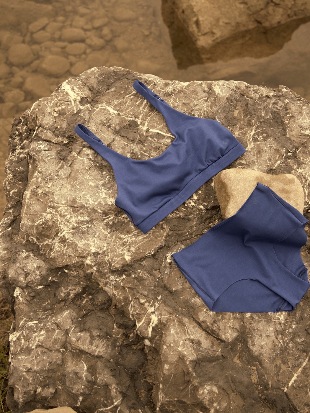 Damen - Bustier aus Modal in Blau, Einfarbig aus Serie Natural Skin von CALIDA, Detail