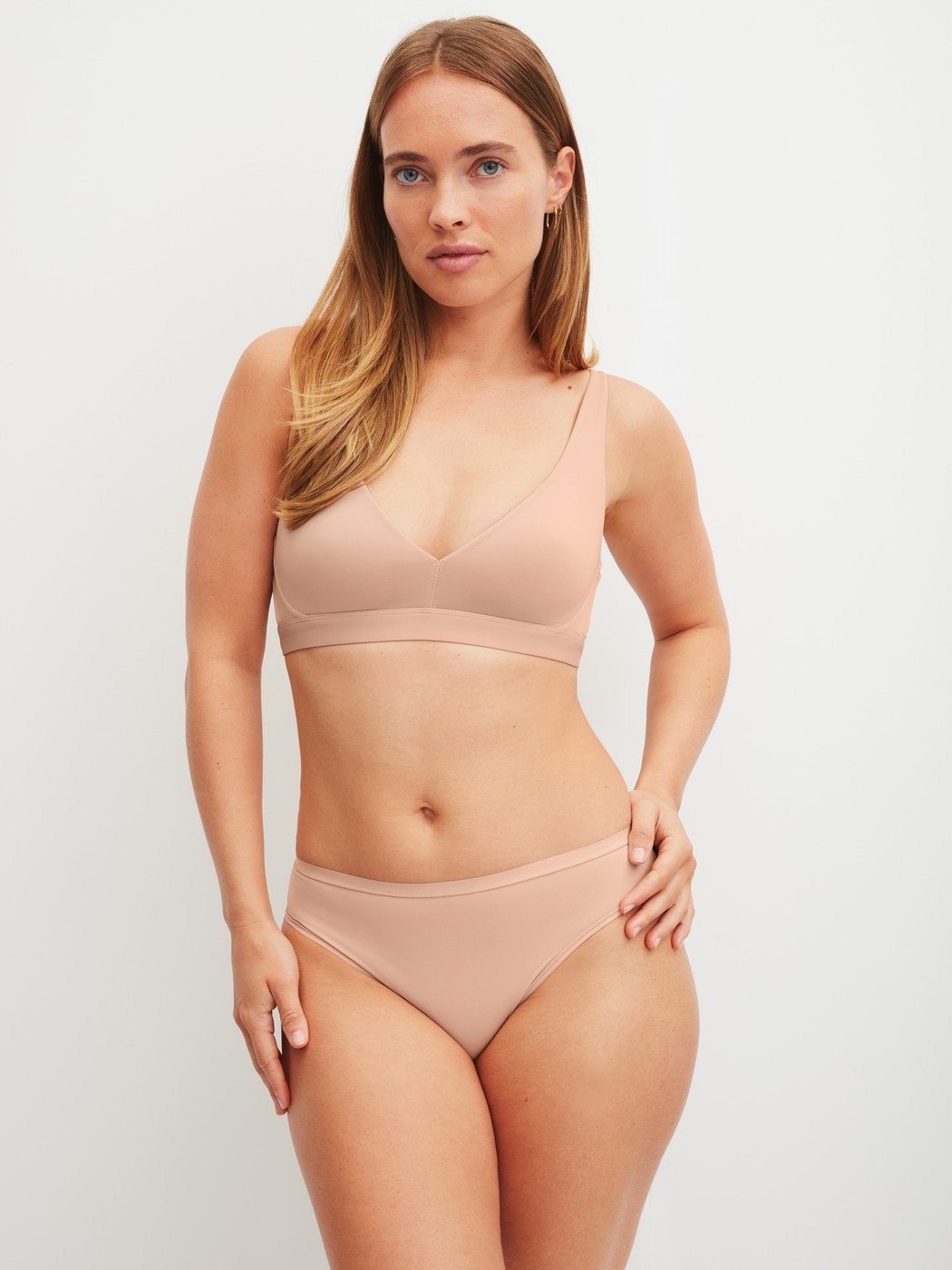 Women model is wearing Soft bra made of Polyamide in Beige, Unicoloured from the Sleek Skin series by CALIDA, Outfit