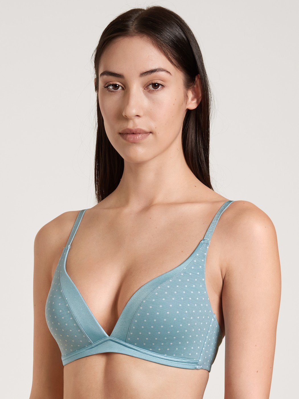 Soft bra without underwire