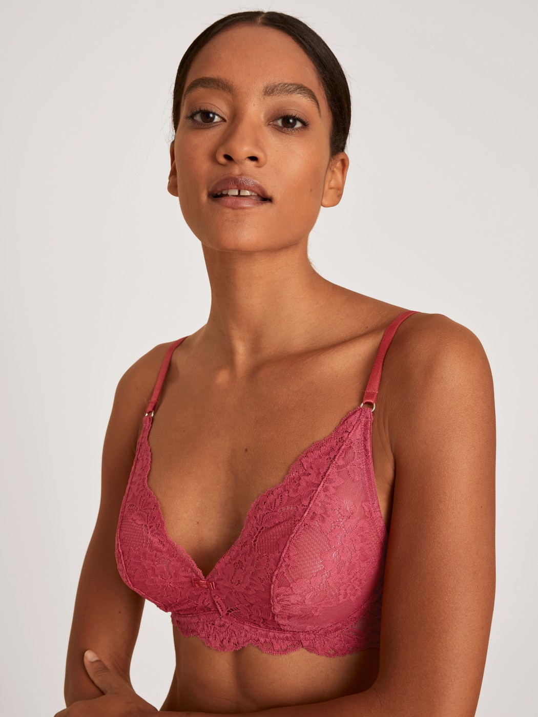 Soft bra without underwire