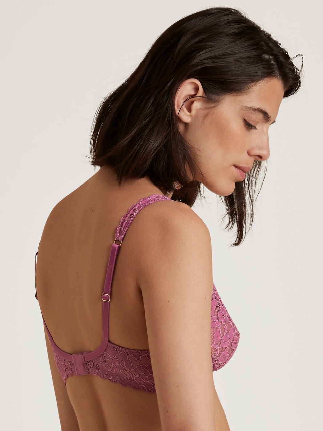 Lace bra without underwires