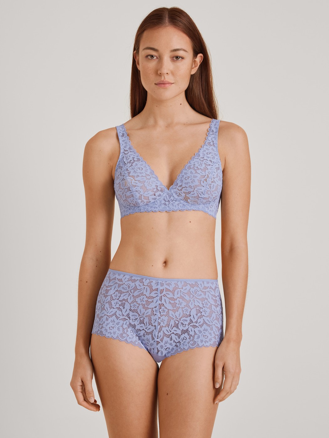 Lace bra without underwires