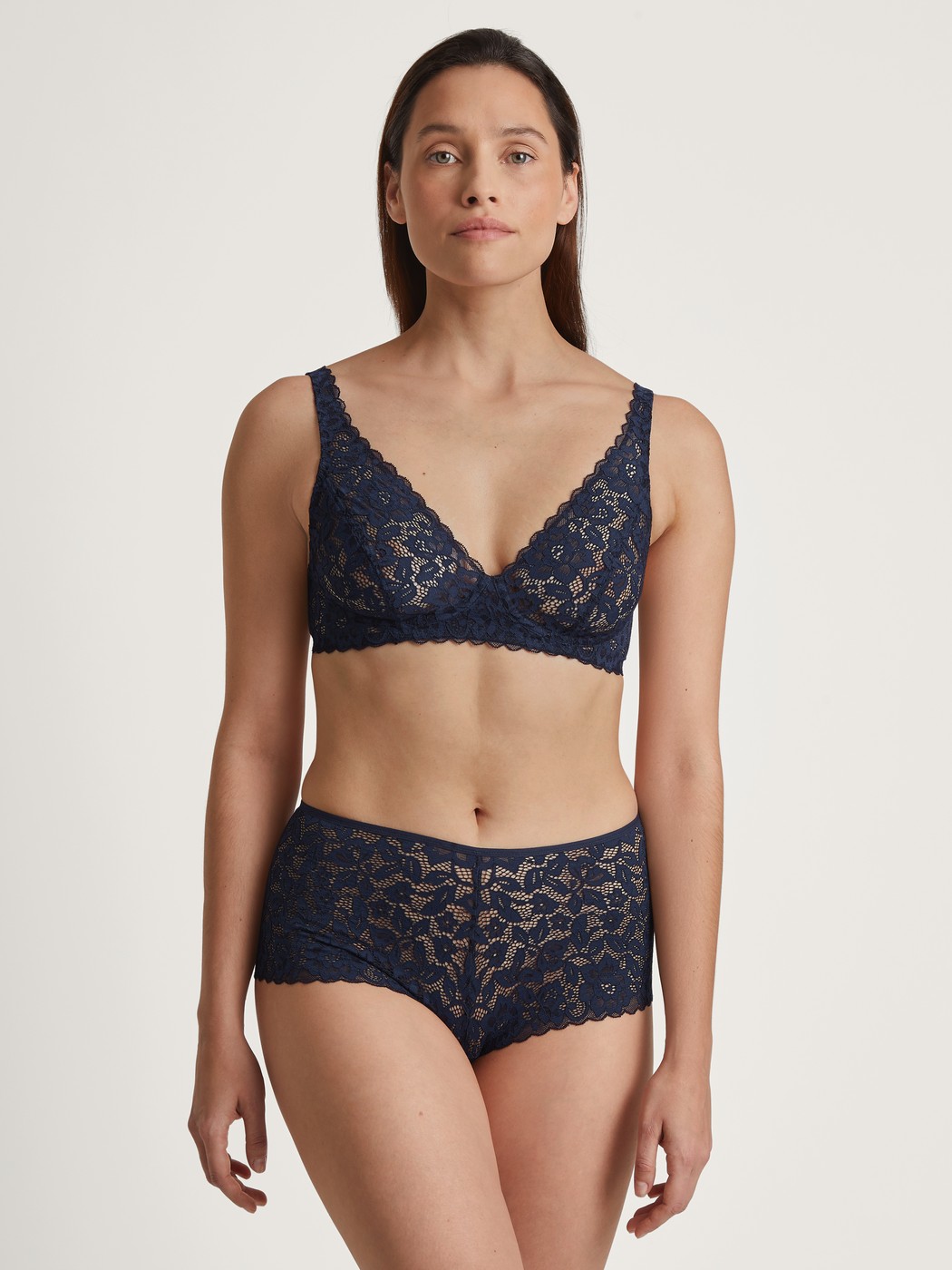 Lace bra without underwires