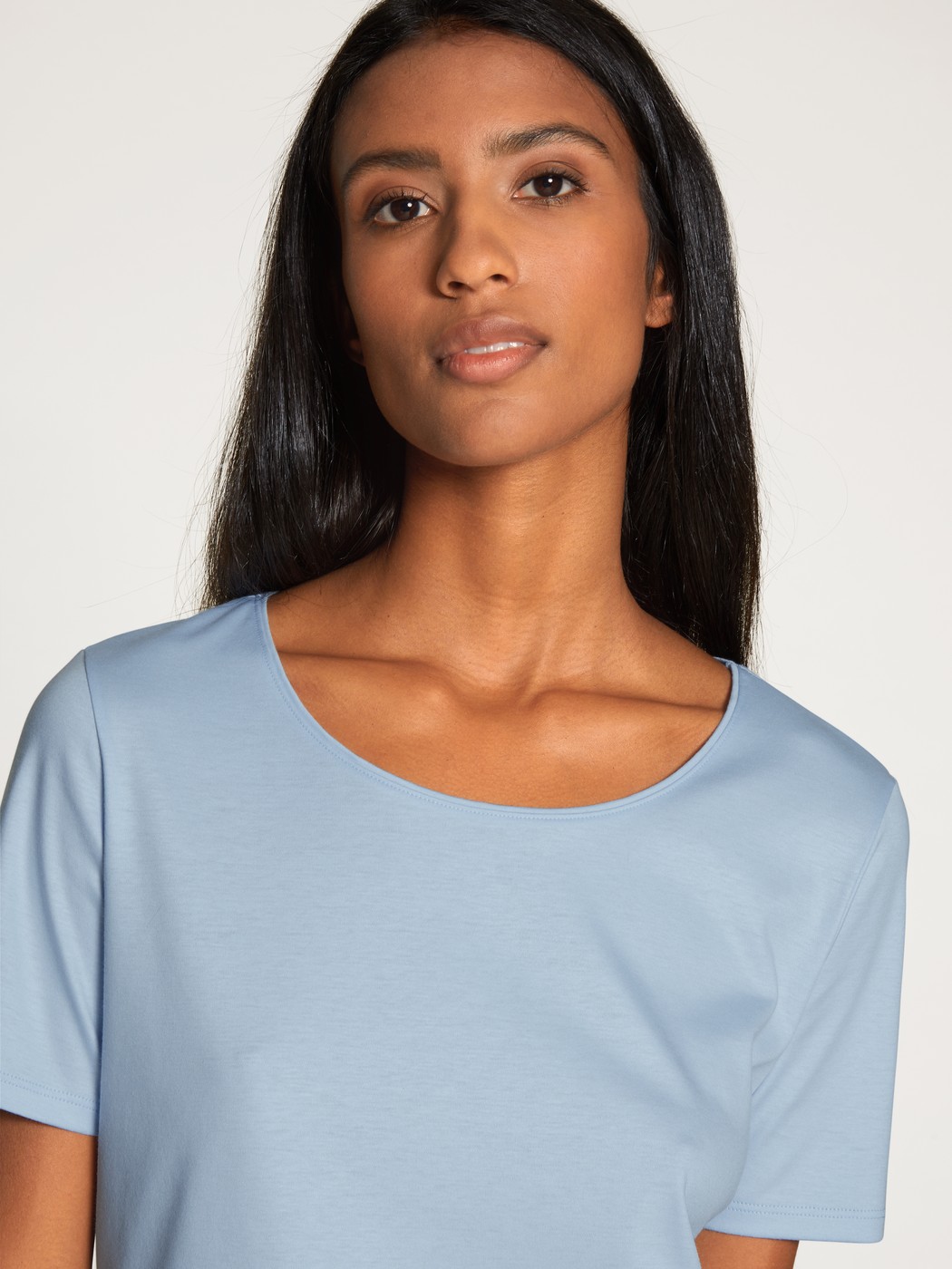 Damen - Kurzarm-Shirt aus 100% Baumwolle in Blau, Einfarbig aus Serie Favourites Sunflower von CALIDA, Detail