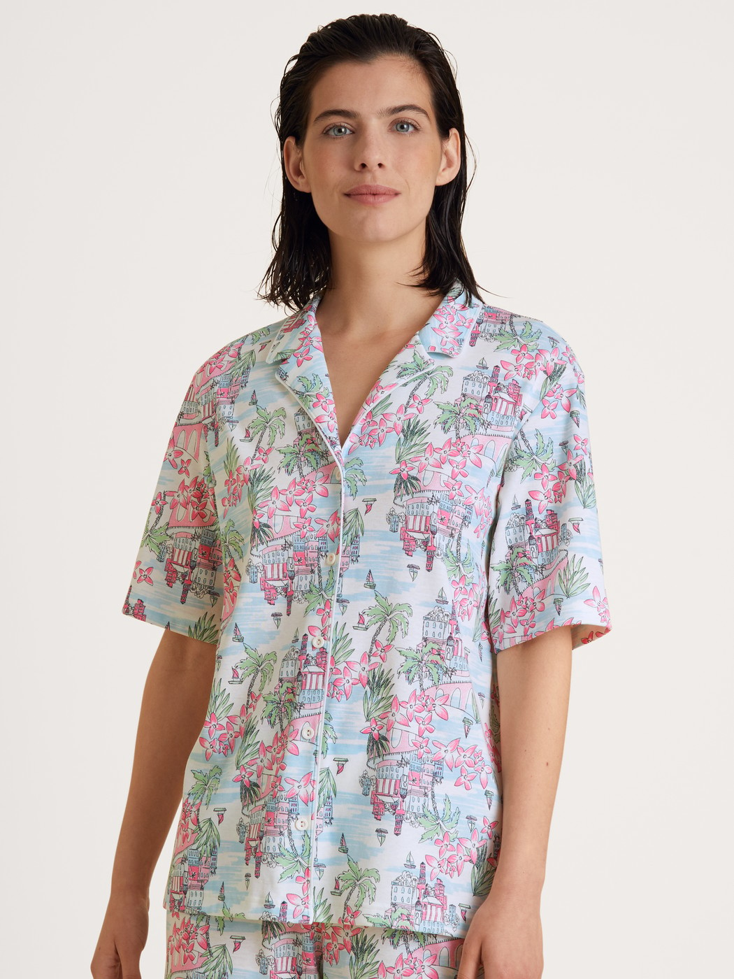 Shirt short sleeve, buttoned through