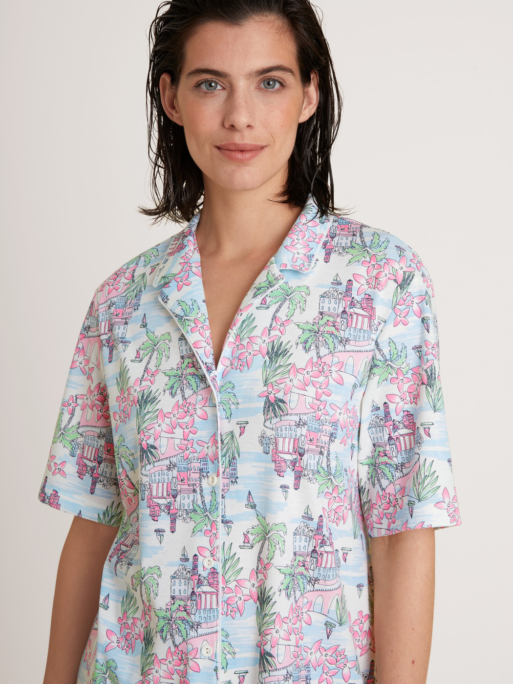 Camicia a maniche corte, abbottonata