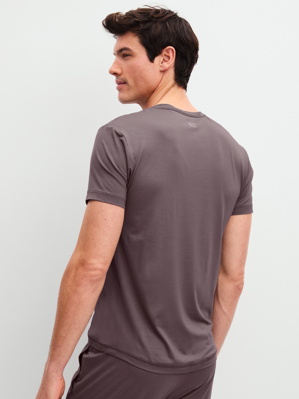 Men model is wearing Shirt short sleeve made of Modal in Brown, Unicoloured from the DSW Balancing series by CALIDA, Back view