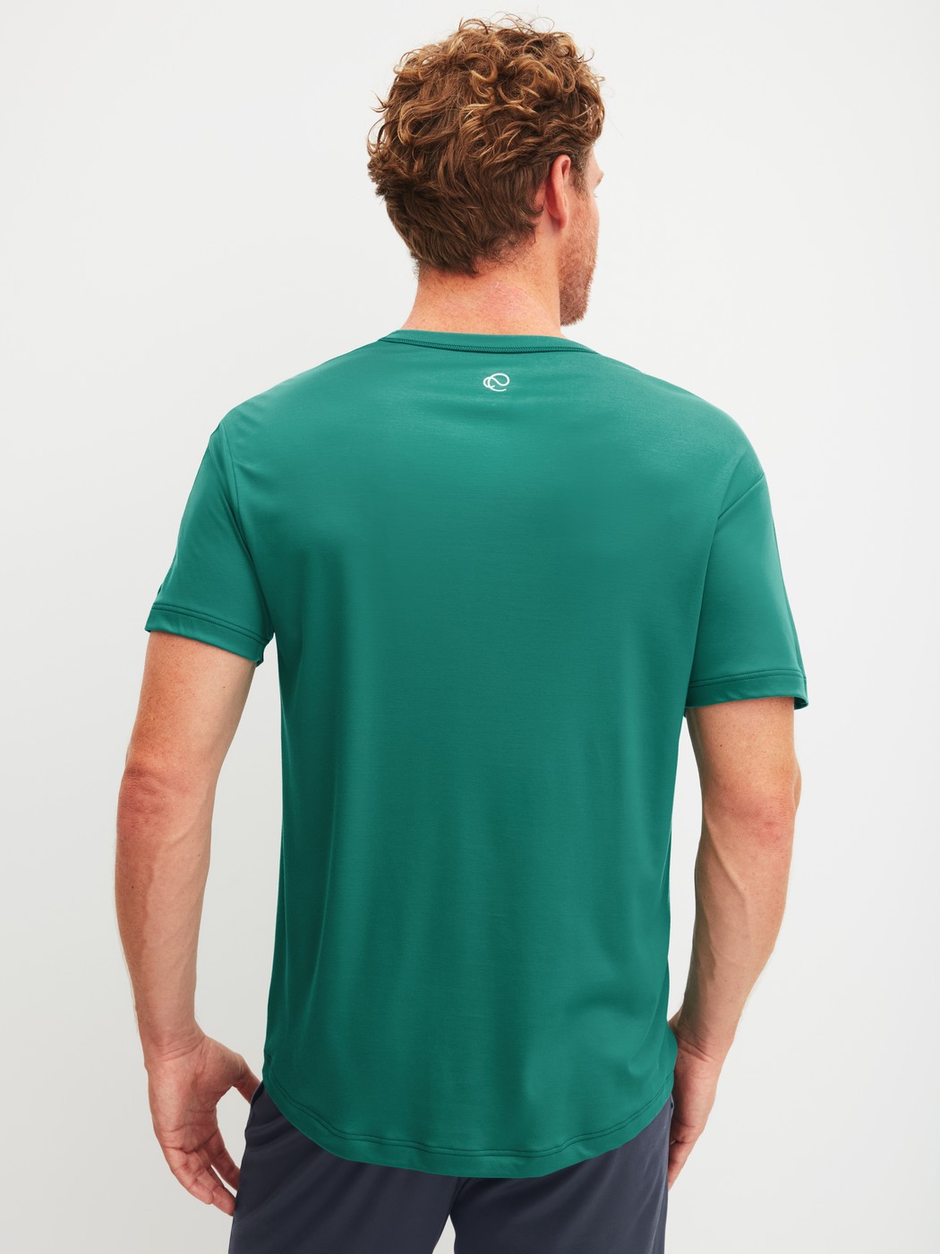 Men model is wearing Shirt short sleeve made of Lyocell in Green, Unicoloured from the DSW Cooling series by CALIDA, Back view