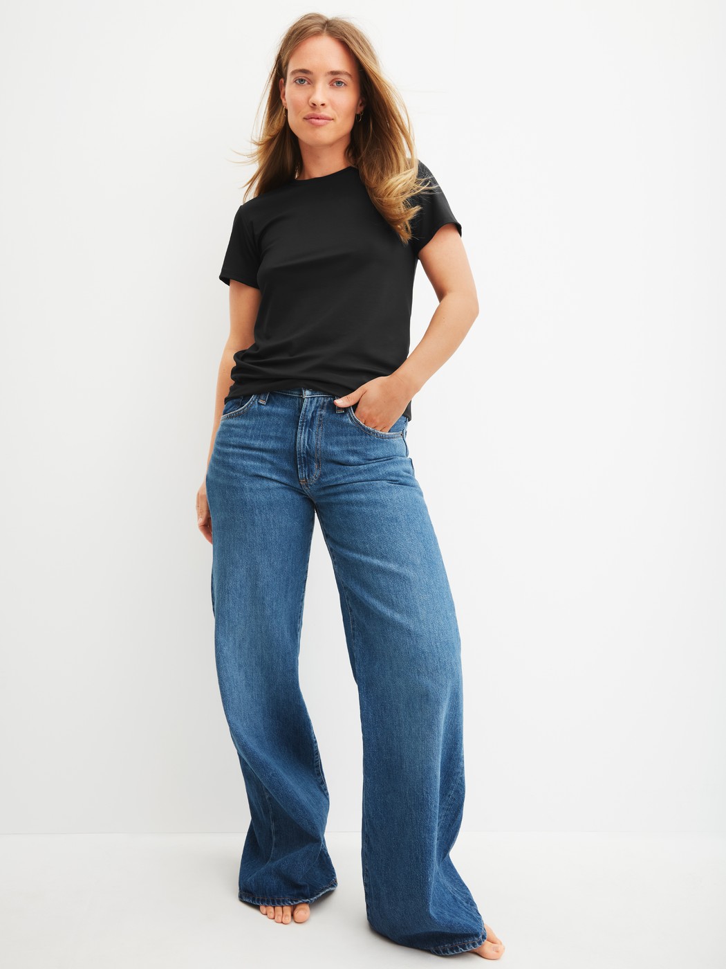 Le mannequin Femme porte le/la T-shirt à manches courtes en Modal de couleur Noir, Unicolore, de la série Natural Skin de CALIDA, Image supplémentaire