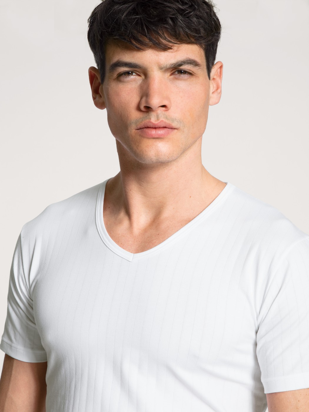 T-Shirt, V-Neck