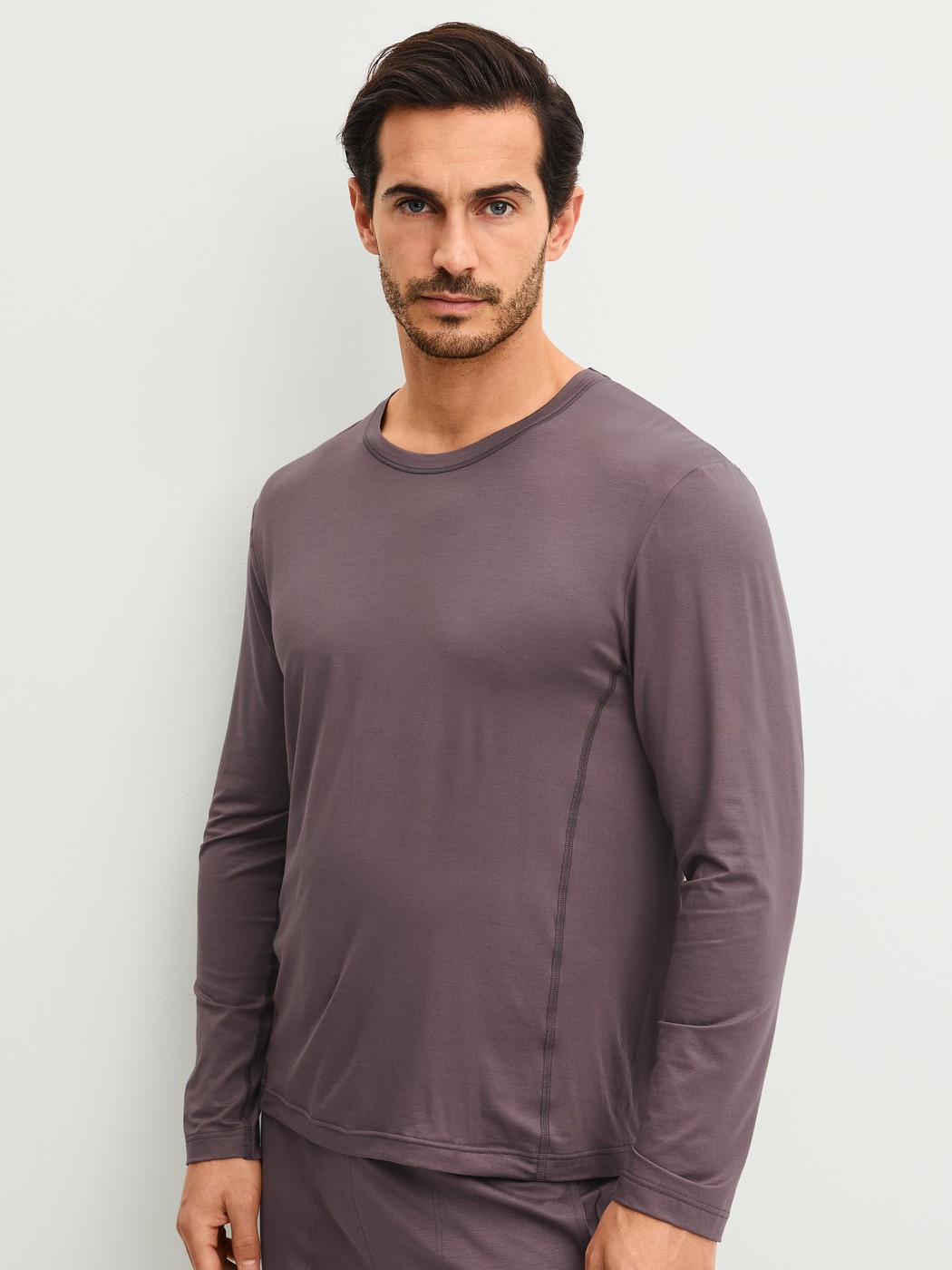 Men model is wearing Shirt long sleeve made of Modal in Brown, Unicoloured from the DSW Balancing series by CALIDA, Front view