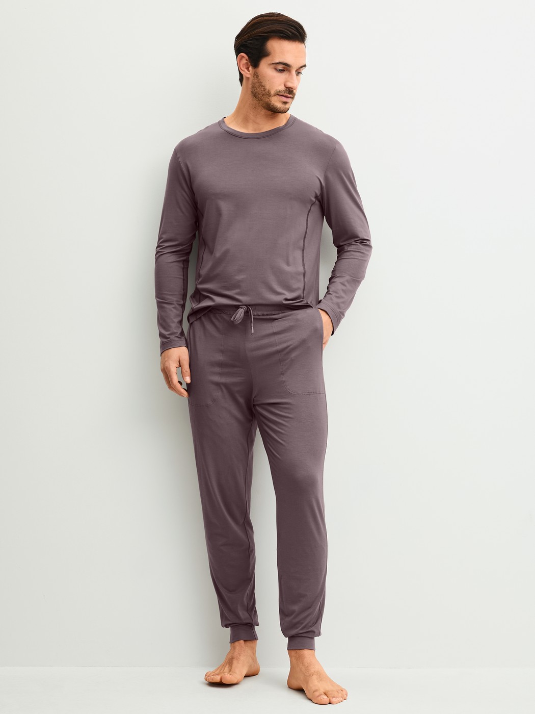 Men model is wearing Shirt long sleeve made of Modal in Brown, Unicoloured from the DSW Balancing series by CALIDA, Outfit