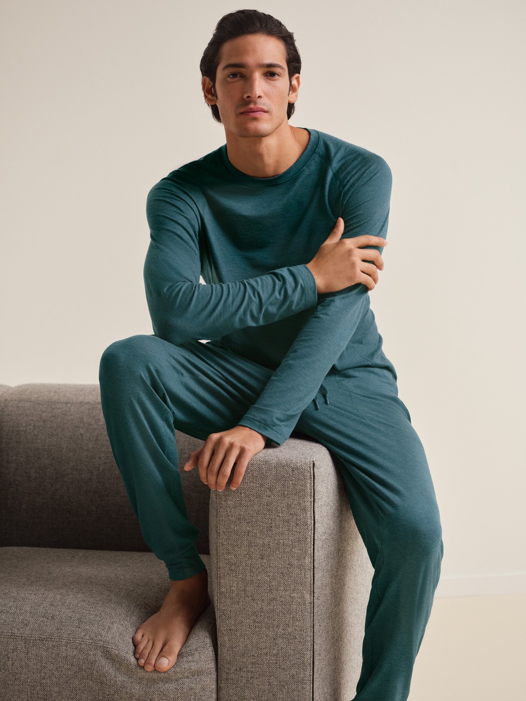 Men model is wearing Shirt long-sleeve made of TENCEL™ in Turquoise, Unicoloured from the DSW Warming series by CALIDA, Additional Image