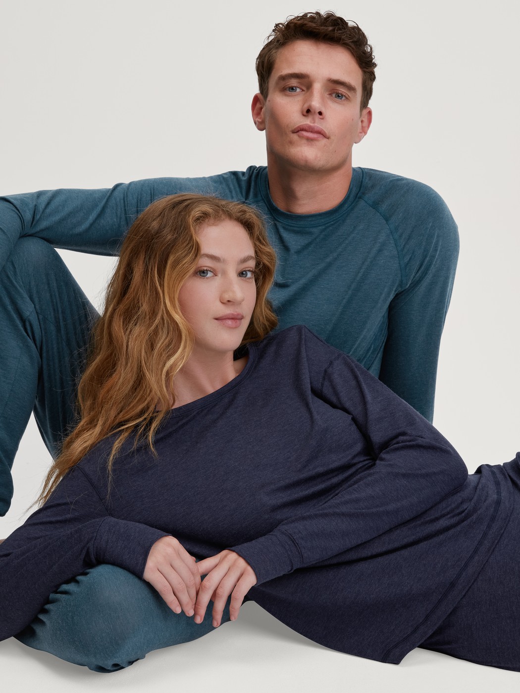 Men model is wearing Shirt long-sleeve made of TENCEL™ in Turquoise, Unicoloured from the DSW Warming series by CALIDA, Additional Image