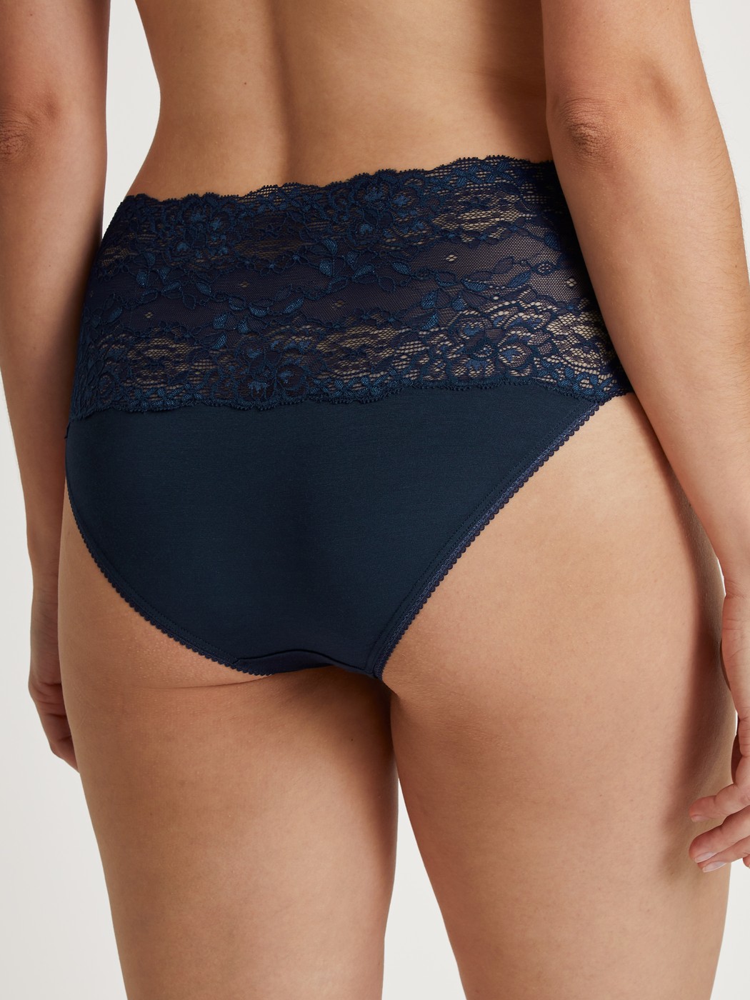 Slip taille haute avec bordures en dentelle