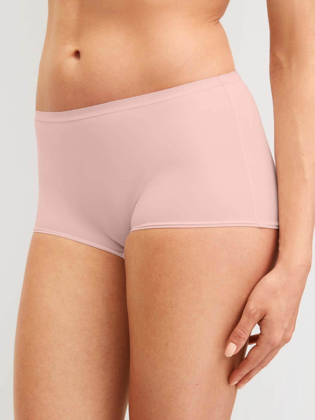 Damen-Model trägt Panty, 3er-Pack aus Polyamid in Braun, Einfarbig aus Serie Eco Sense Special von CALIDA, Zusatzbild