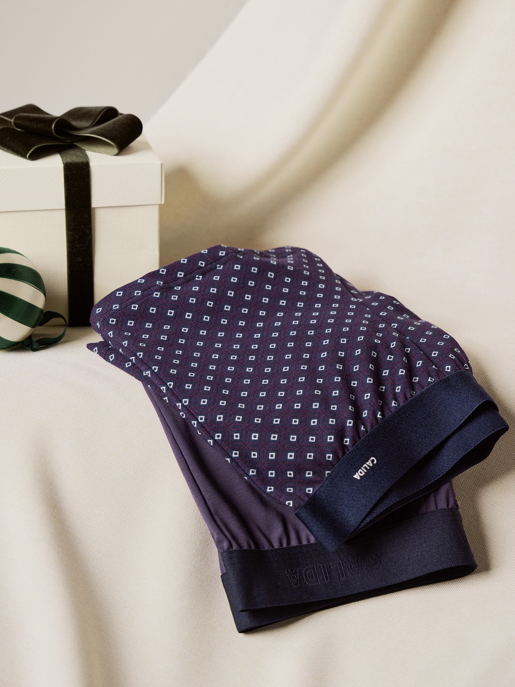 Herren - Boxer Brief mit Softbund aus TENCEL™ in Blau, Einfarbig aus Serie Clean Line von CALIDA, Detail