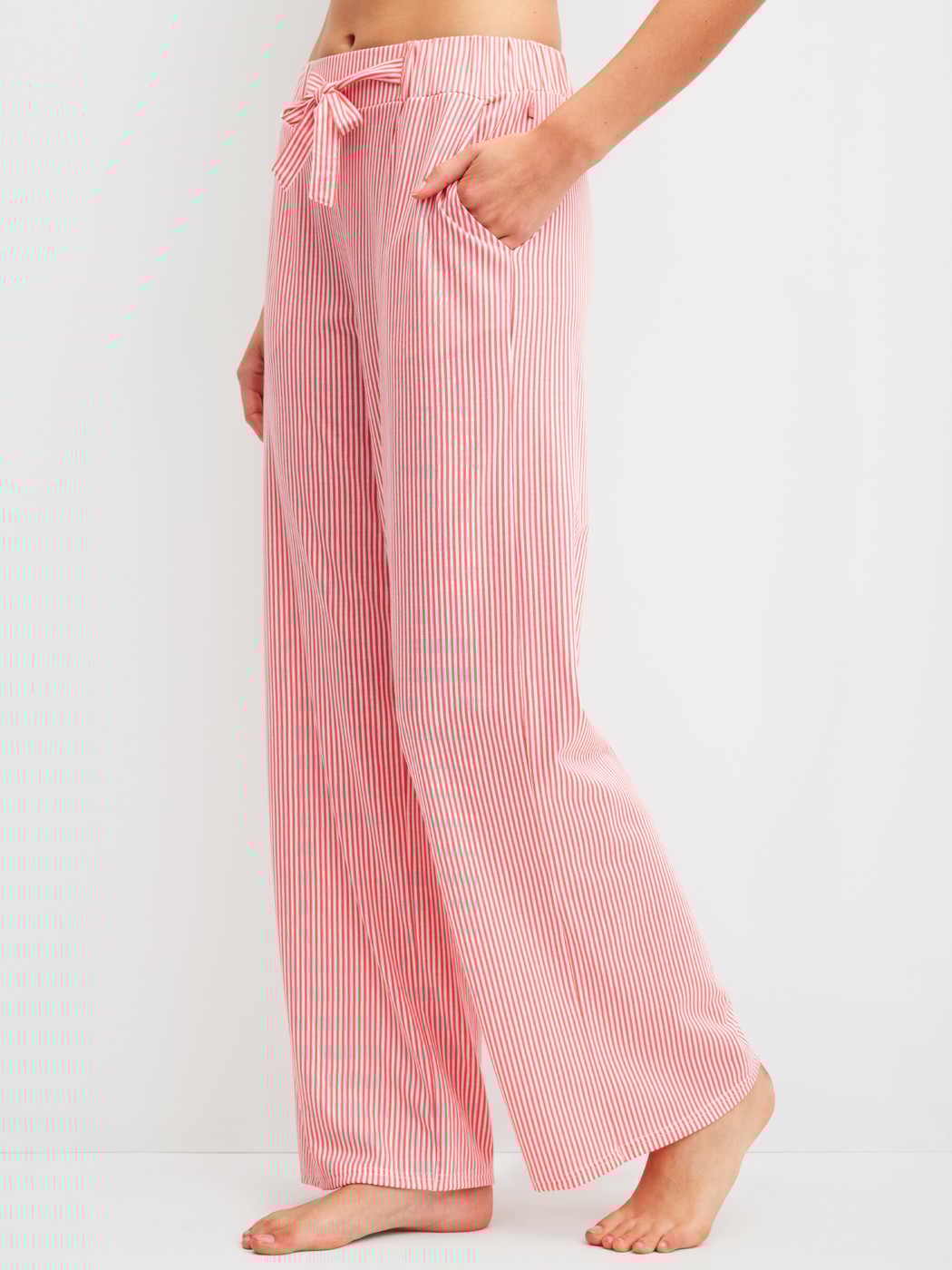 La modella / Il modello Donna indossa Pantaloni pigiama in Cotone di colore Arancione, A righe, della serie Favourites Beach di CALIDA, Vista frontale