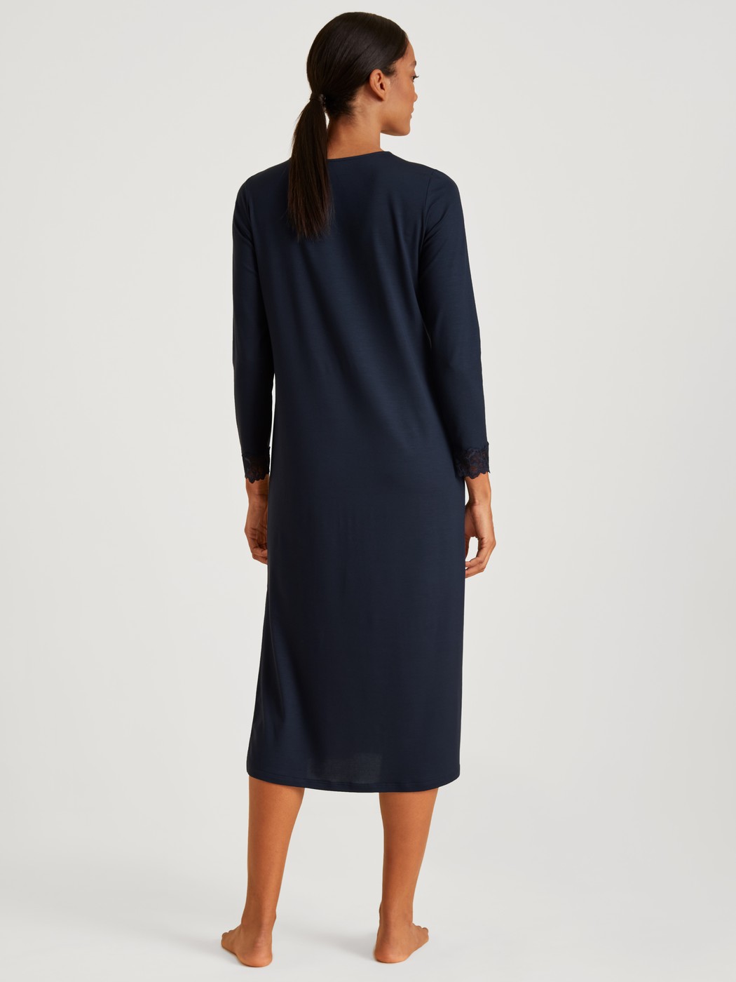 Long-sleeved nightdress