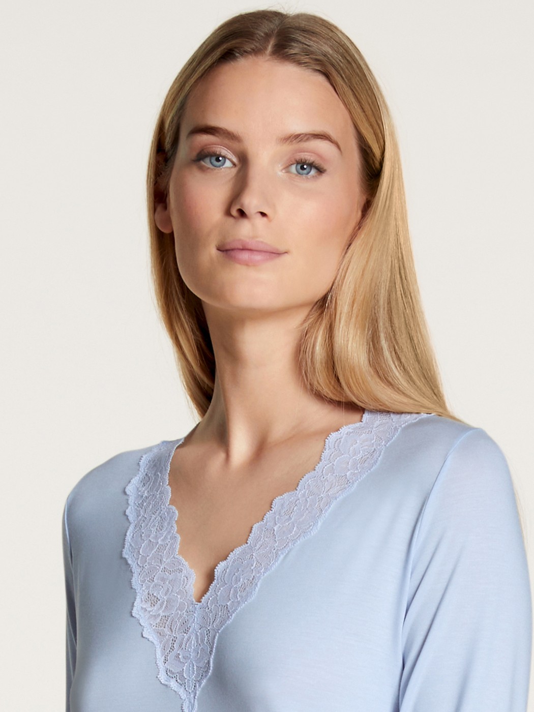 Long-sleeved nightdress