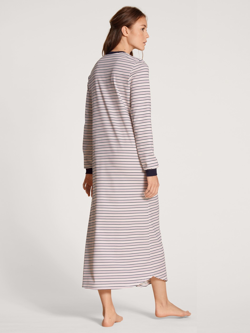 Long-sleeved nightdress