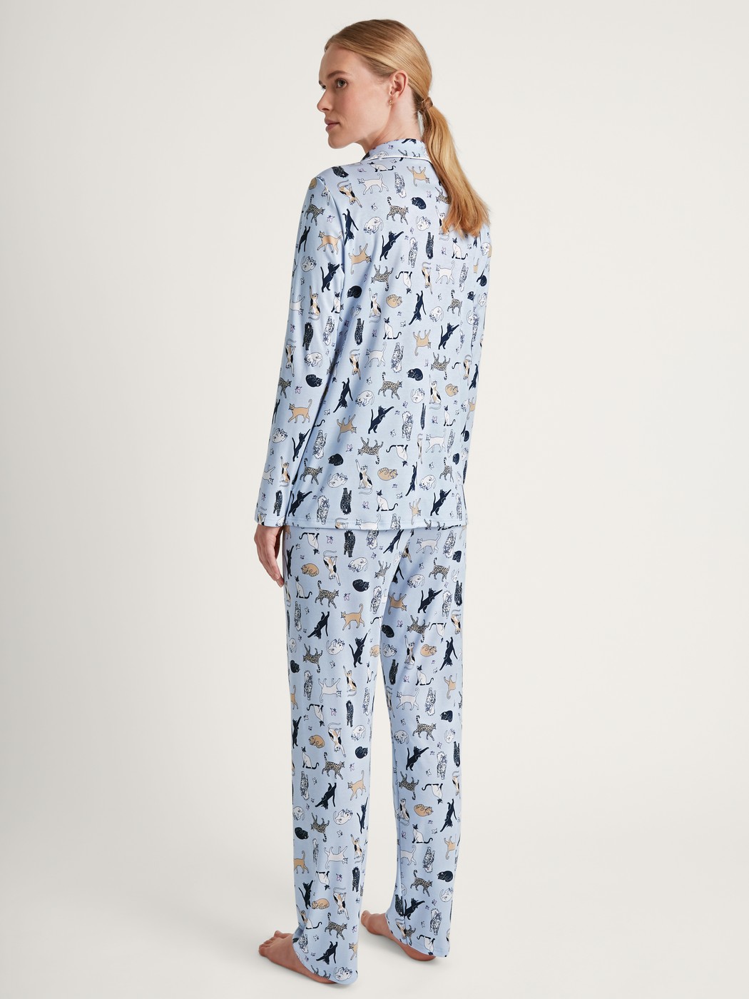 Pyjama, durchgeknöpft