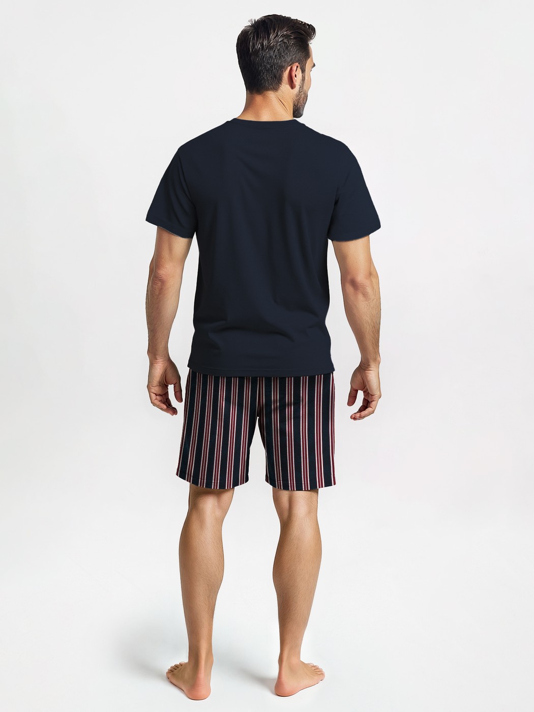 Herren-Model trägt Kurz-Pyjama aus 100% Baumwolle in Blau, Gestreift aus Serie Nightwear Xtra von CALIDA, Rückansicht