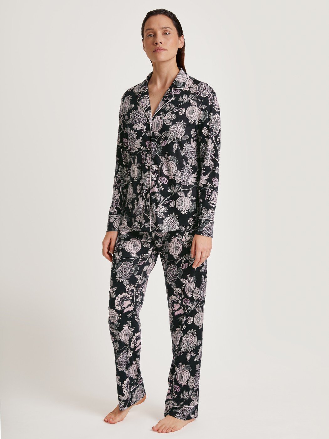 Button-through pyjamas made from TENCEL™ modal and silk