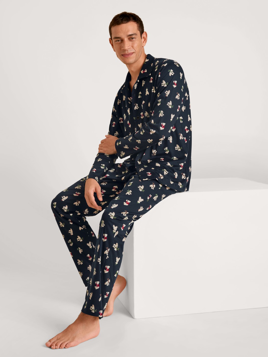 Pyjama boutonné sur toute la longueur