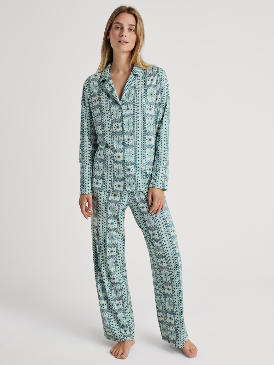 Pyjama buttoned