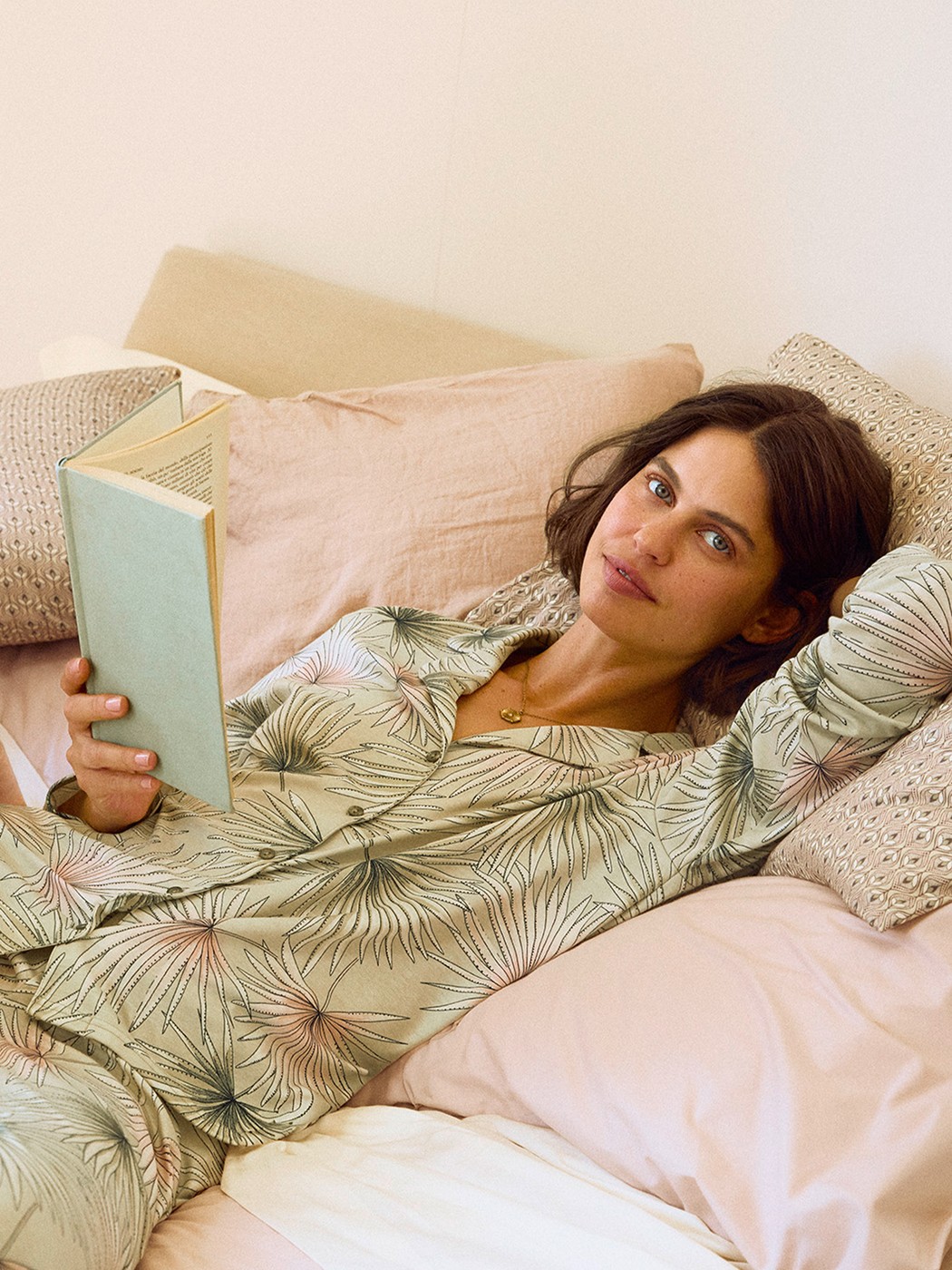 Women model is wearing Button-Up Pyjama made of 100% Cotton in Green, Floral from the Leaf Dreams series by CALIDA, Additional Image