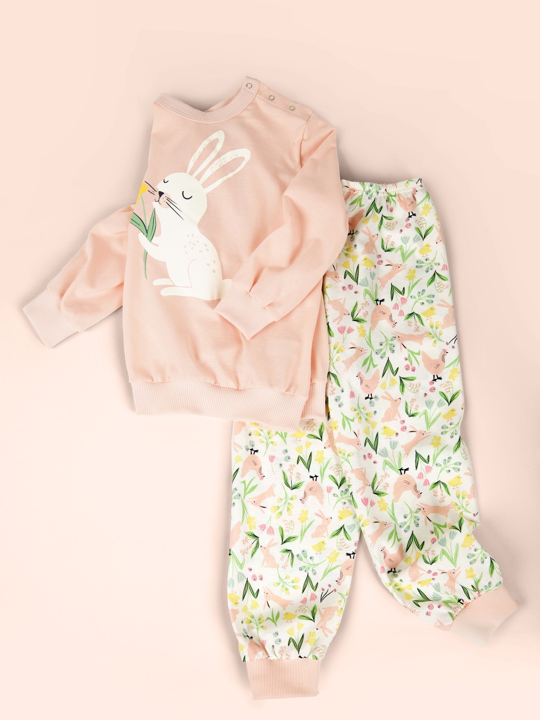 Le mannequin Enfant porte le/la Pyjama avec bords élastiques en 100% coton de couleur Rose, , de la série Toddlers Easter de CALIDA, Image supplémentaire