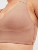 Damen-Model trägt Bustier mit verstellbaren Trägern aus Modal in Grau, Einfarbig aus Serie Natural Skin von CALIDA, Detail