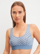 La modella / Il modello Donna indossa Bustier in Cotone di colore Blu, A scacchi, della serie Elastic Trend di CALIDA, Vista frontale