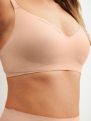 Women model is wearing Bonded Bra made of Modal in Pink, Unicoloured from the Natural Skin series by CALIDA, Detail