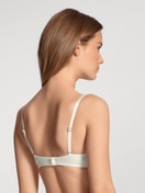 Soft bra without underwire