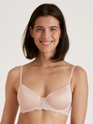 Soutien-gorge à armatures et coques