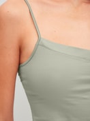 Le mannequin Femme porte le/la Débardeur à fines bretelles en Coton de couleur Vert, Unicolore, de la série Cate de CALIDA, Détail