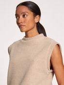 Damen-Model trägt Sweatshirt aus  in ,  aus Serie Loungewear Xtra von CALIDA, Detail