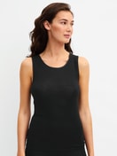La modella / Il modello Donna indossa  in Lana di colore Nero, Tinta unita, della serie True Confidence di CALIDA, Vista frontale