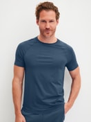 Le mannequin Homme porte le/la T-Shirt à manches courtes en Modal de couleur Bleu, Unicolore, de la série Balanced Day de CALIDA, Vue de face