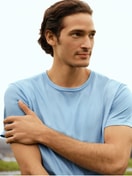 Men model is wearing Short-sleeved shirt made of Cotton in Blue, Unicoloured from the RMX Sleep Free series by CALIDA, Front view