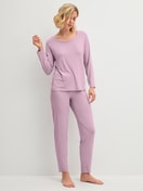 Women model is wearing Shirt long sleeve made of Modal in Purple, Unicoloured from the DSW Balancing series by CALIDA, Outfit