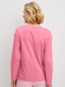 La modella / Il modello Donna indossa Shirt a manica lunga in 100% cotone di colore Rosa, Tinta unita, della serie Sleep Over M&M di CALIDA, Vista posteriore