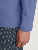 Men model is wearing Shirt long sleeve made of 100% Cotton in Blue, Unicoloured from the Remix Basic Sleep series by CALIDA, Detail