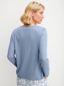 Le mannequin Femme porte le/la T-shirt à manches longues en 100% coton de couleur Bleu, Unicolore, de la série Favourites Tiles de CALIDA, Vue arrière