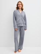 La modella / Il modello Donna indossa  in Cotone di colore Grigio, Tinta unita, della serie Natural Embrace di CALIDA, Abbigliamento