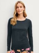 Women model is wearing Shirt long sleeve made of Modal in Black, Unicoloured from the Sleep Over M&M series by CALIDA, Front view