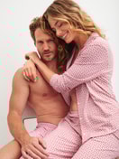 Le mannequin Femme porte le/la Chemise à manches longues avec boutons en Coton de couleur Rose, À motifs, de la série Favourites Love de CALIDA, Image supplémentaire