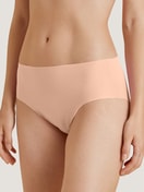 Damen-Model trägt Seamless-Midislip, 2er-Pack aus Modal in Rosa, Einfarbig aus Serie Natural Skin Duo von CALIDA, Vorderansicht